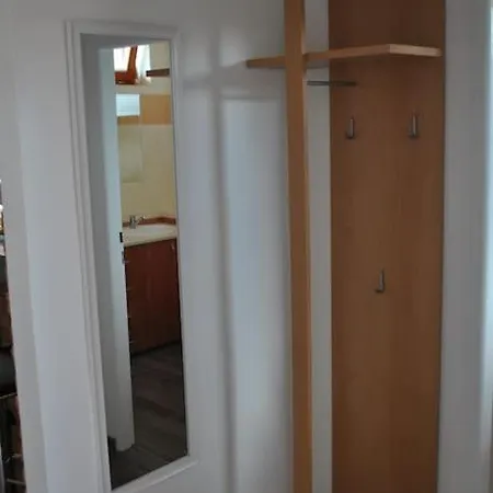 アパート Na Ulici Jedlova 12