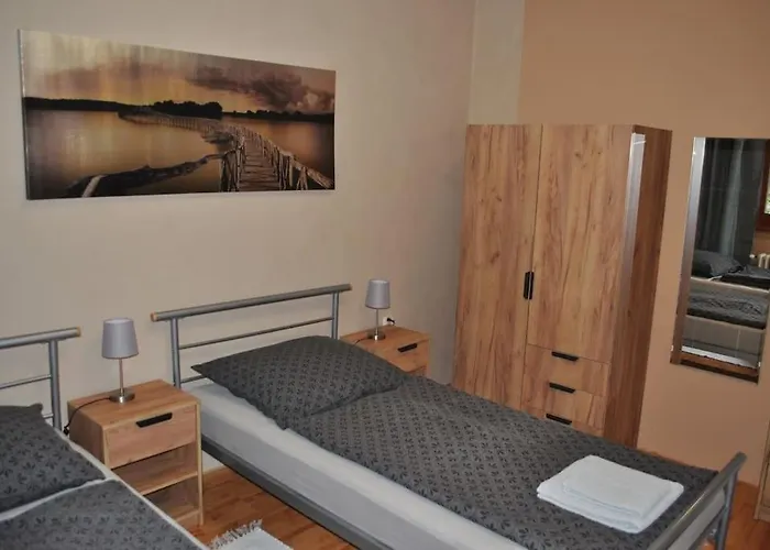 Na Ulici Jedlova 12 *